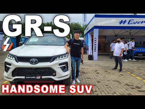 2023 TOYOTA FORTUNER GR-S 4x4 2.8 AT that has almost all features!