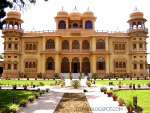 List of Top 5 Best Law Schools in Karachi